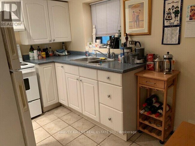 Photo du bâtiment - 32 Fuller Ave