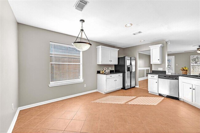 Building Photo - 13318 Gendley Dr