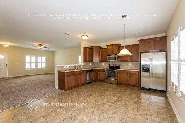 Building Photo - 10211 Daniel Dwayne Dr