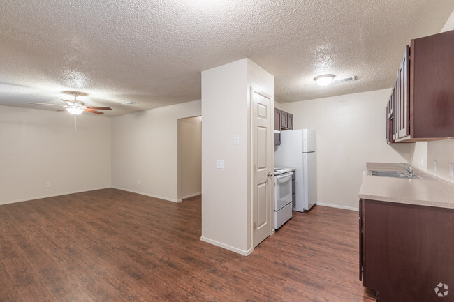 1900 Live Oak - Newly remodeled 2/2 - Gant Apartments