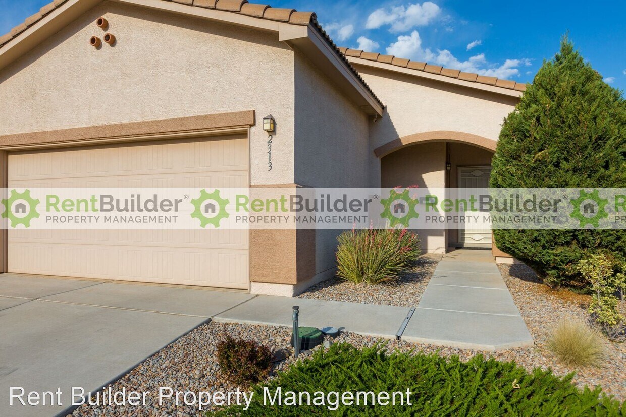 Foto principal - 3 br, 2 bath House - 2313 Delfinio Dr. SE