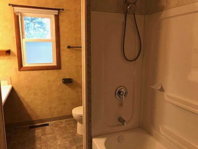 Bathroom - 1827 Jacobssen Dr