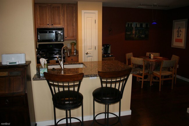 Building Photo - 1 br, 1 bath Condo - 6103 Monterra, Unit A