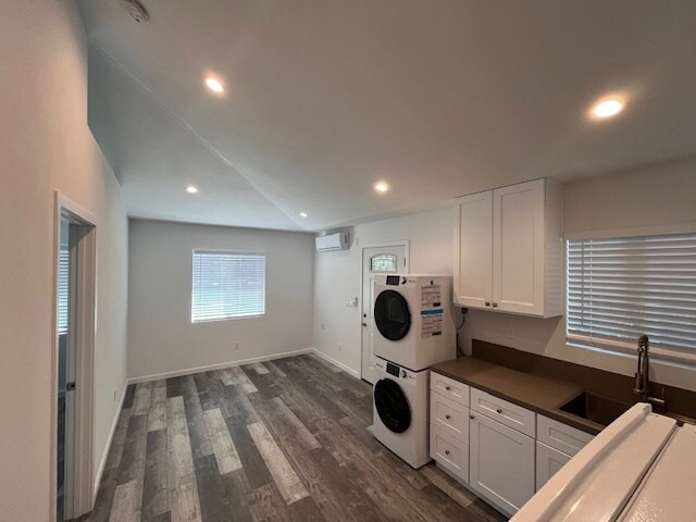Foto del edificio - 22705 Burton St