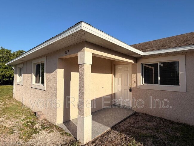 Foto del edificio - 764 Gallo Ave S
