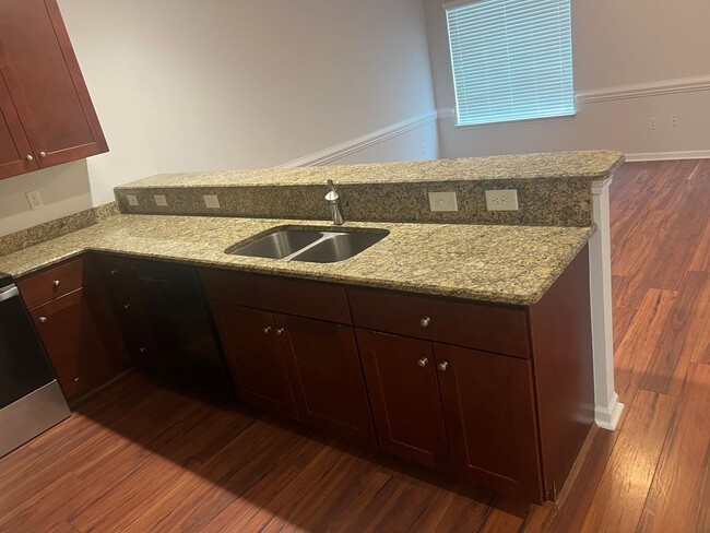 Foto del edificio - 3/2 Condo in Gated Community near Downtown...