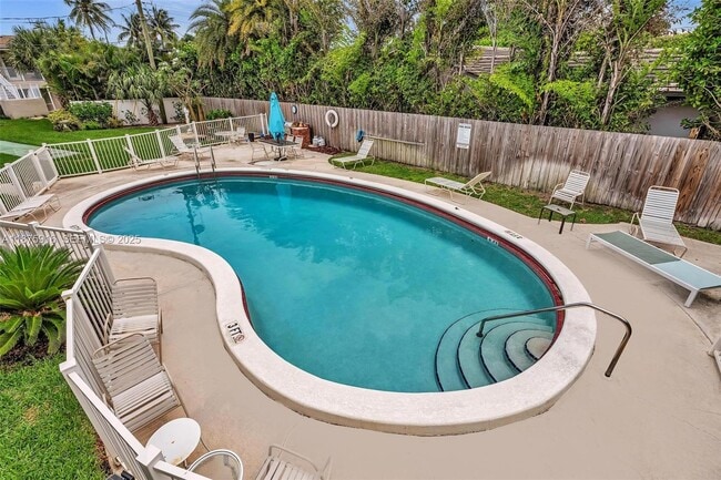 Building Photo - 2501 N Ocean Blvd