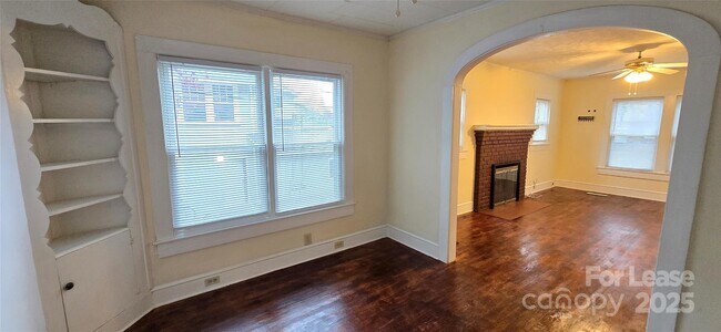 Foto del edificio - 206 Willow St SW