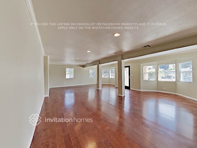 Building Photo - 1241 E Herring Ave