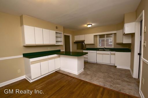 Building Photo - 1380 Oak Ridge Dr