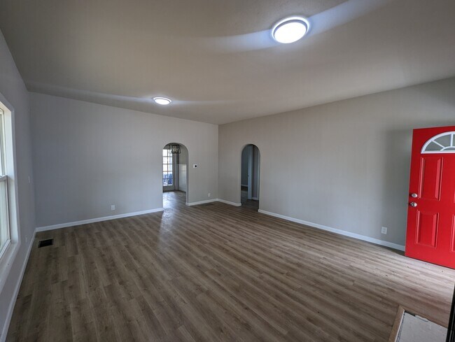 Large Living Room - 2608 19th Ave W House