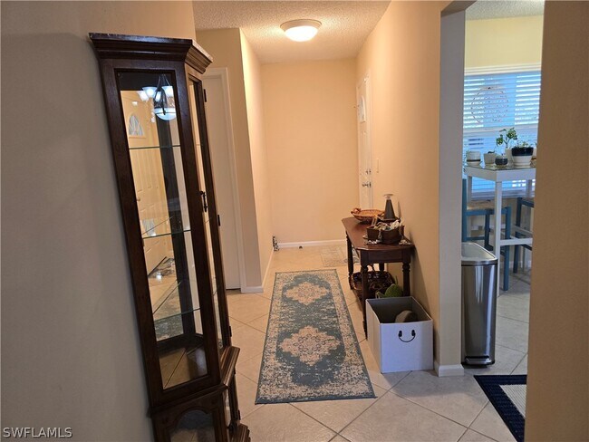 Foto del edificio - 5741 Whitaker Rd