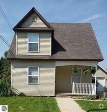 Building Photo - 410 S Simon St