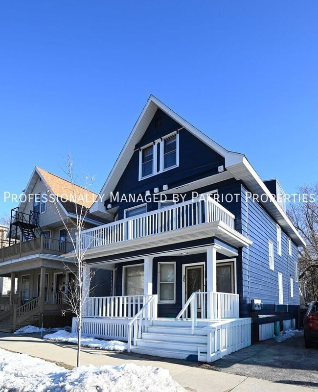 Building Photo - 407 W Main St