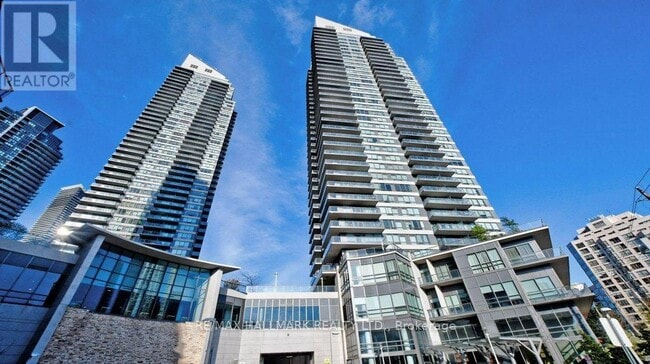 Building Photo - 2240 Lake Shore Blvd W