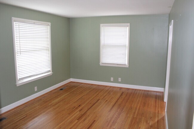 Building Photo - 627 Cottonwood Dr