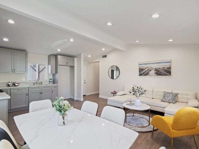 Foto del edificio - 15803 Chatsworth St