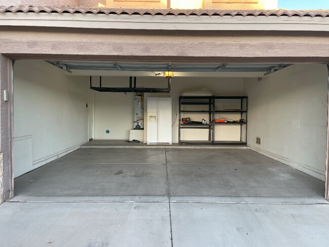 Building Photo - 21369 N 79th Dr