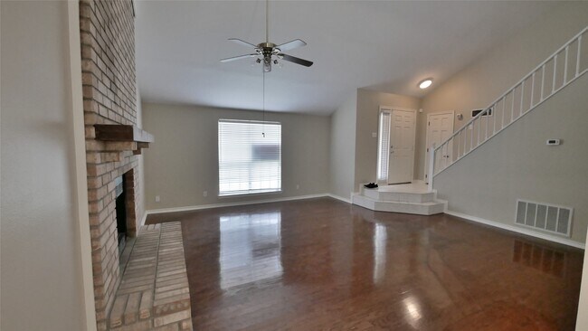 Foto del edificio - 7725 Champion Pines Dr