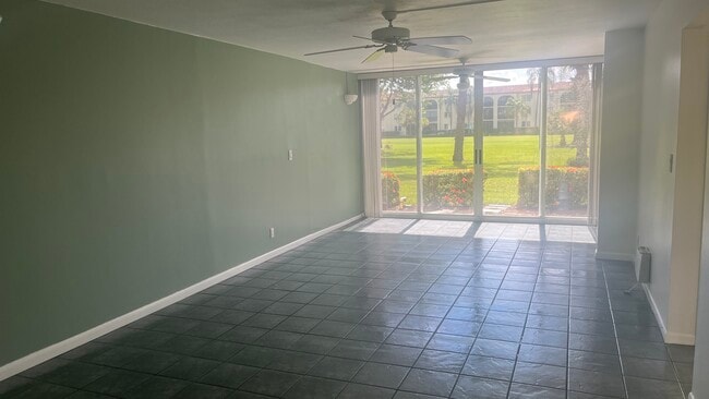 Building Photo - 1086 Forest Lakes Dr