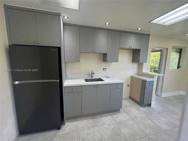 Foto del edificio - 1104 SW 12th Ct