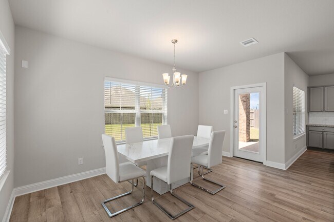 Foto del edificio - 409 Aurora Creek Ln