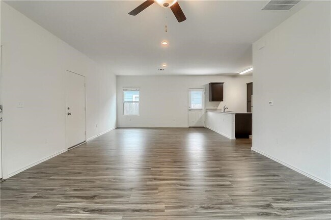 Building Photo - 7213 Tonka Ln