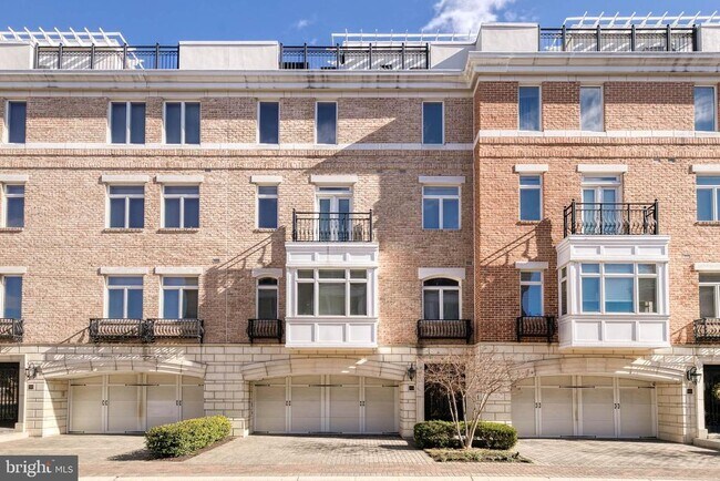 Foto del edificio - 903 Valencia Ct