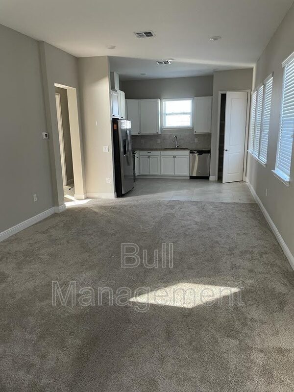 Building Photo - 8725 Sperry St