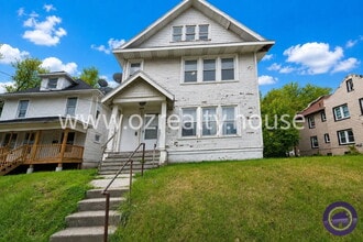 Building Photo - 3241 Cherry St