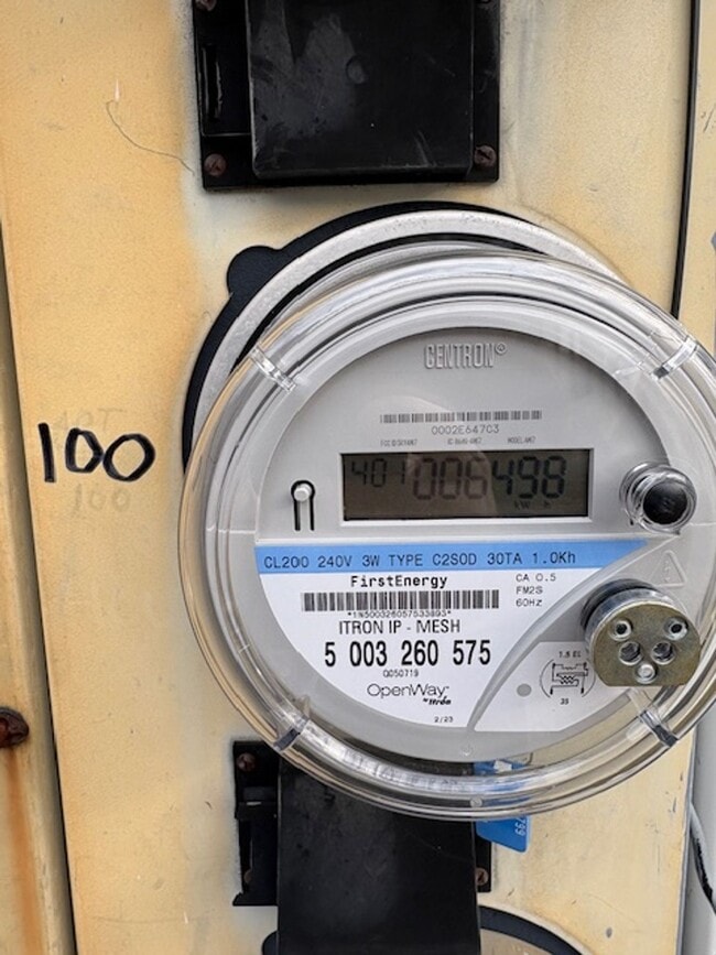 Building Photo - 229 E 5th St