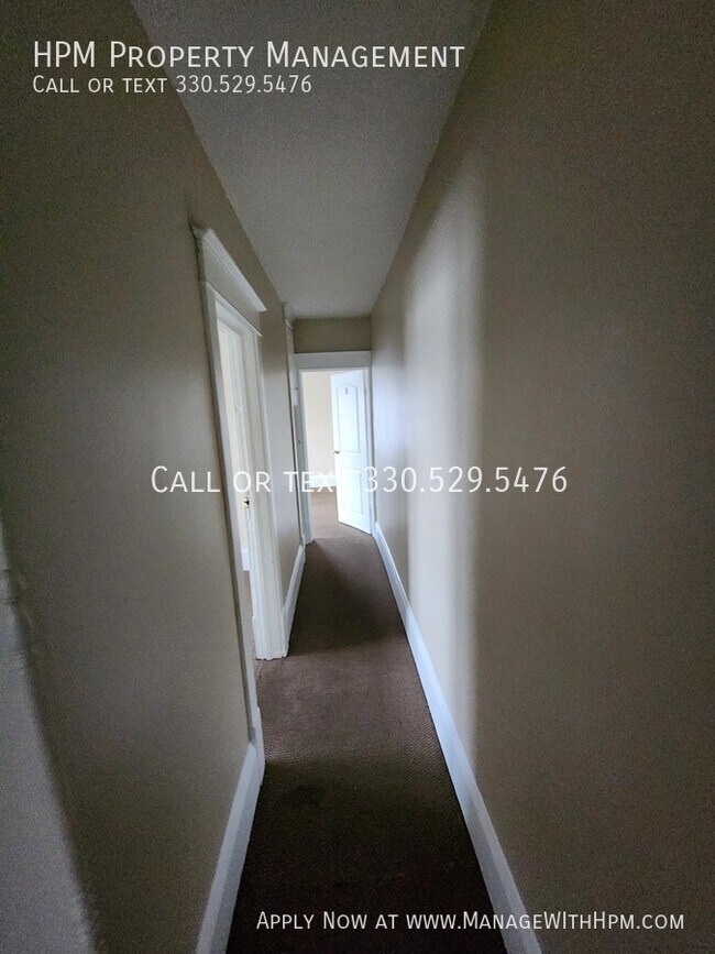 Foto del edificio - Spacious 3 Bedroom Duplex!