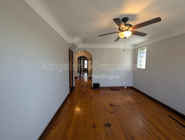 Building Photo - 3910 Chippewa St
