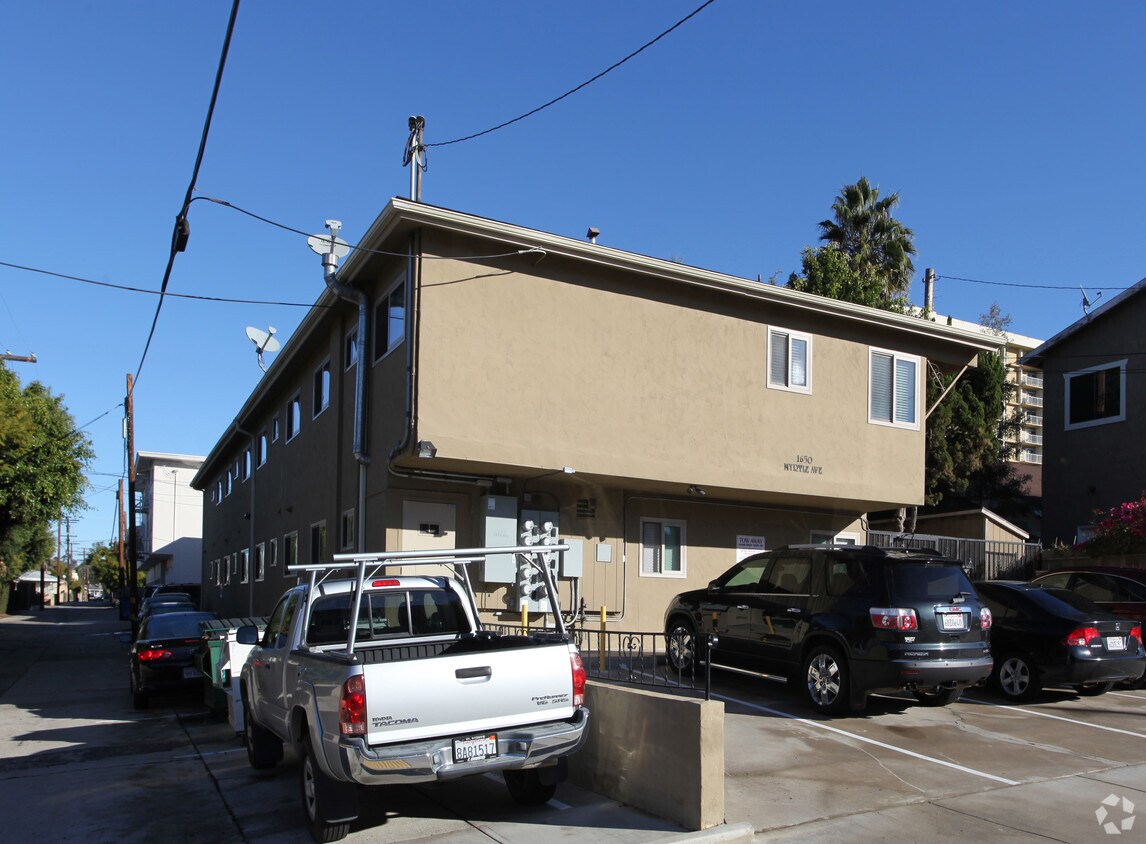 Building Photo - Myrtle Apartments