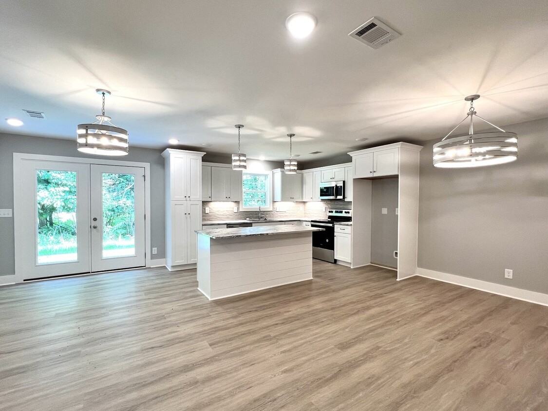 Primary Photo - FOR LEASE - 3 Bed, 2.5 Bath, 1515sqft Town...