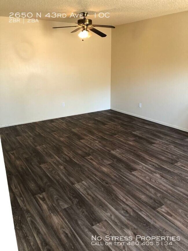 Building Photo - 2 Bed Condo off 43rd Ave and Thomas!