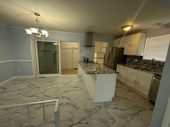 Building Photo - Long Realty & Property Management LLC - 4 bedroom 2.5 Bathroom in Aurora