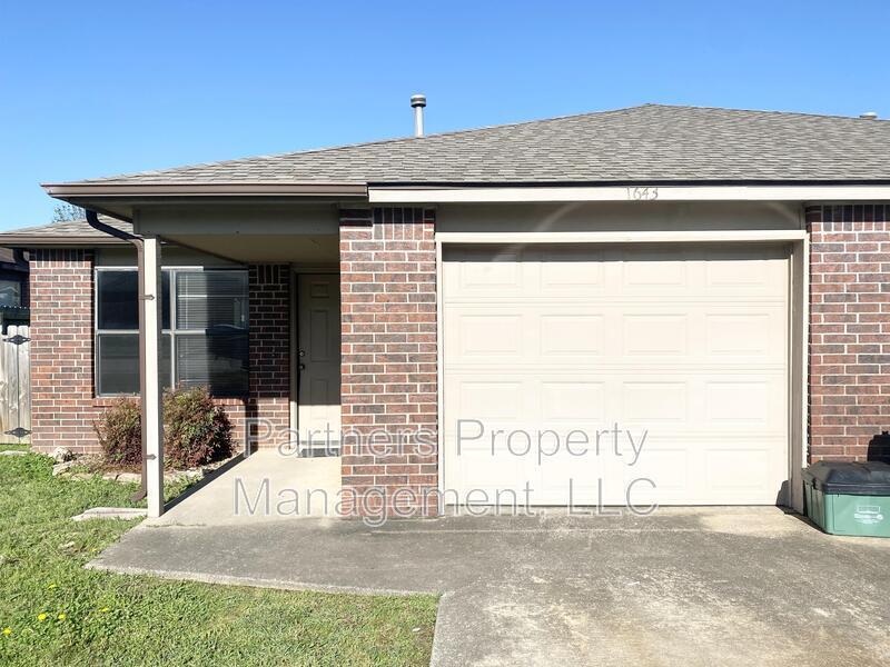 Foto principal - 1643 N Dawn Dr