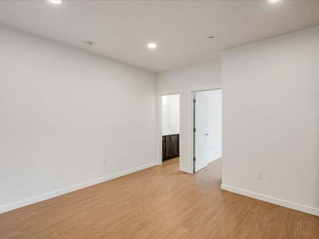 Interior Photo - Fremont St Apartments