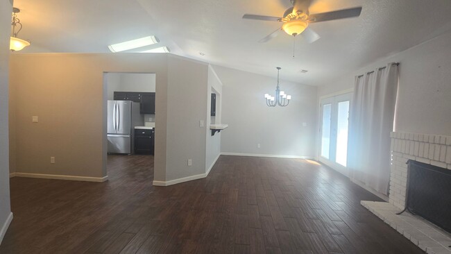 Foto del edificio - 907 Meadow View Rd