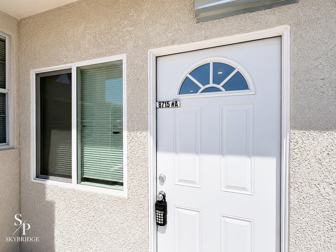 Charming 1-Bedroom ADU with Hardwood Floors – Downey Living at Its Best! - Charming 1-Bedroom ADU with Hardwood Floors – Downey Living at Its Best!