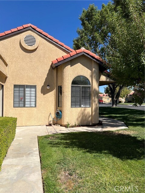 Foto del edificio - 19144 Frances St