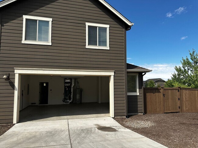 Foto del edificio - 3 Bedroom Home in the Bridges!