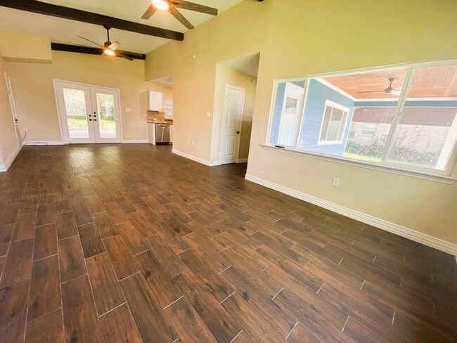 Building Photo - 24514 Sunny Glen Dr