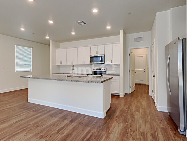 Foto del edificio - 4672 Flaming Ridge Trail