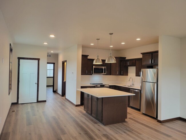 Building Photo - Brand New 3 bedroom, 2 bathroom Town home ...