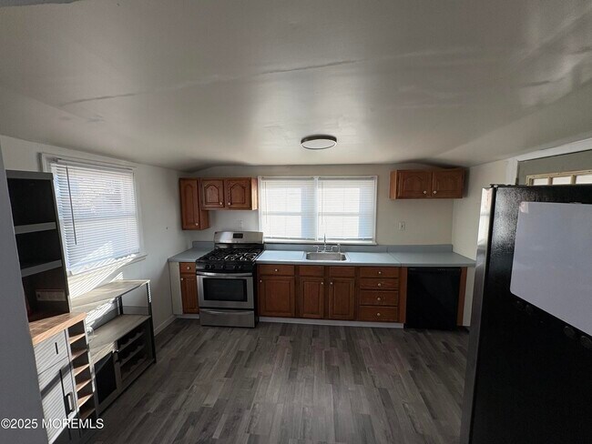 Foto del edificio - 276 Linden Ave