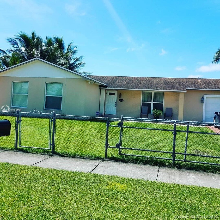 12508 SW 266th Ln, Homestead, FL 33032 House Rental in Homestead, FL