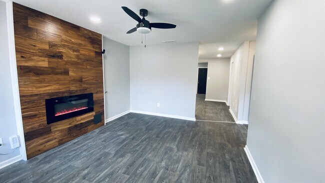 Foto del edificio - 1643 Pinedale Cir NW