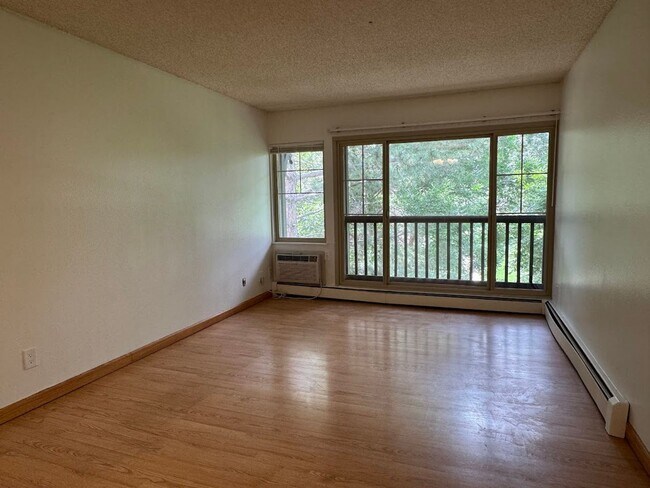 Building Photo - BEAUTIFUL 2 Bed 2 Bath Condo in Boulder-Av...